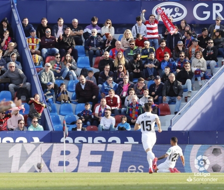 Darwin Machís celebra el tanto en el Ciudad de Valencia (LA LIGA)