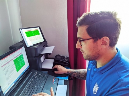 Josemi Ortiz trabajando desde casa (GRJ) 