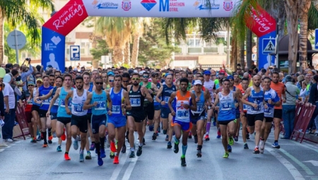 Salida de la Media Maratón `Ciudad de Motril` (AYTO. MOTRIL) 