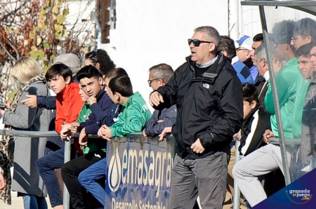 Joseba Aguado durante un partido con el Húetor Vega (JOSÉ M. BALDOMERO)
