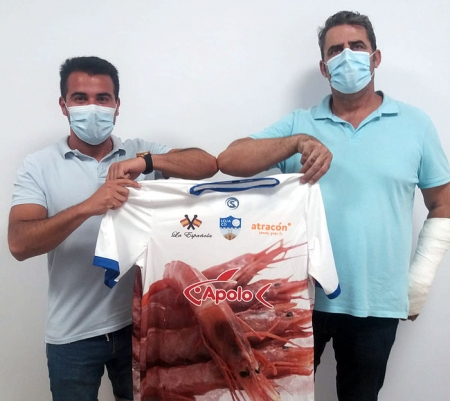 Leo Fernández, a la izquierda, junto al presidente de la entidad lojeña (LOJA CD)