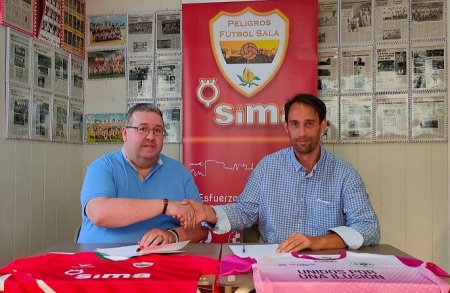 Los presidentes de ambos clubes firman el acuerdo (PFS) 