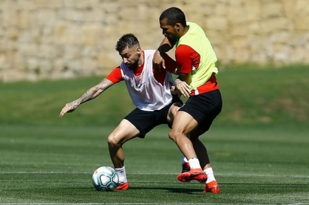 Vadillo pugna con Herrera (LALIGA) Vadillo pugna con Herrera (LALIGA)