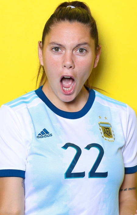 Mili vestirá, además de la albiceleste, la rojiblanca horizontal (FIFA)