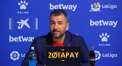 Diego Martínez en rueda de prensa de `Mendizorroza` (La Liga)