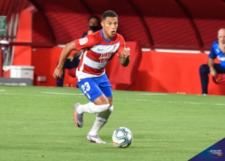 Darwin Machís en una acción en el último duelo en casa ante el Valencia (JOSÉ M. BALDOMERO)