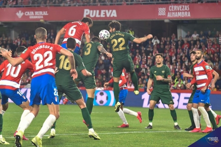 Germán, en el momento de anotar su gol ante el Athletic en la semifinal copera (JOSÉ M. BALDOMERO)