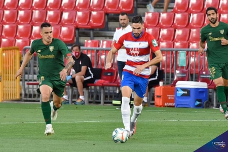 Puertas fue el jugador más destacado del Granada CF (JOSÉ M. BALDOMERO)