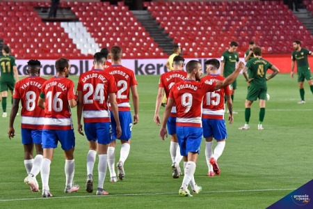 Soldado celebra el primer tanto ante el Athletic (BALDOMERO)
