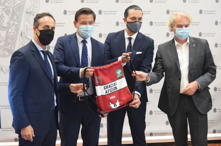 Presentación de la campaña de abonados del Covirán Granada (FCB GRANADA)