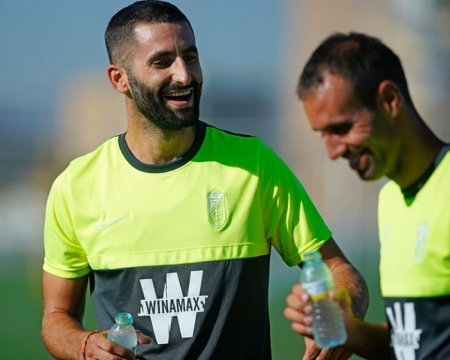 Gonalons vuelve a sonreír junto a sus compañeros (P.VILLOSLADA GCF) Gonalons vuelve a sonreír junto a sus compañeros (P.VILLOSLADA GCF)