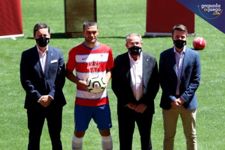 Molina en su presentación (VELASCO) Molina en su presentación (VELASCO)