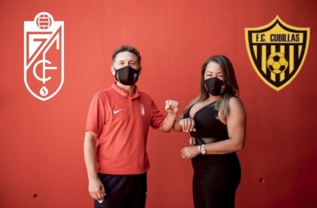Luis Fradua, director de fútbol formativo del Granada, y Elexandra Malz, presidenta del Cubillas (FC CUBILLAS)
