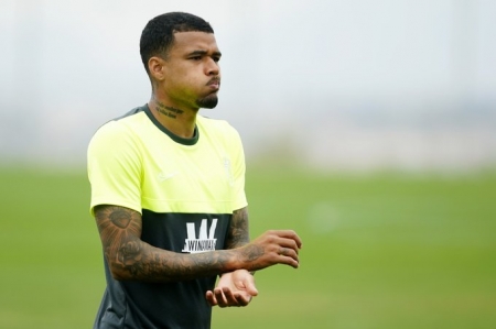 Kenedy en el entrenamiento de esta mañana (GRANADA CF)