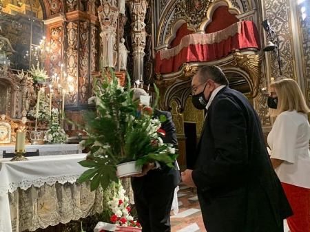 Ofrenda floral a la patrona de la ciudad (JOSÉ VELASCO) 