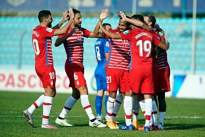 Los jugadores del Granada celebran uno de los tantos de la primera parte (GCF)