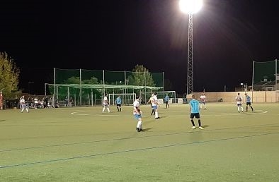 Céltic de Pulianas y Loja abrieron sus pretemporada en el `Antonio Ballesteros´ (FRAN CALVO)
