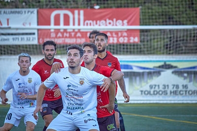 Antonio López, durante un amistoso ante el Formentera, donde se estrenó como goleador con su nuevo equipo (SCR PEÑA DEPORTIVA)