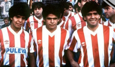 Los tres hermanos Maradona, en aquel partido de 1987 ante el Malmö (GCF)