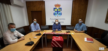 Imagen de la firma del convenio (SIMA GRANADA)