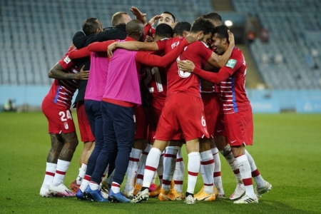 Los jugadores del Granada celebran el pase a la fase de grupos en Malmö (GCF) Los jugadores del Granada celebran el pase a la fase de grupos en Malmö (GCF)