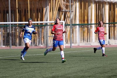 El Granada Femenino comenzará la liga este domingo a las 12:00 h. ante La Solana (VELASCO / GRJ)