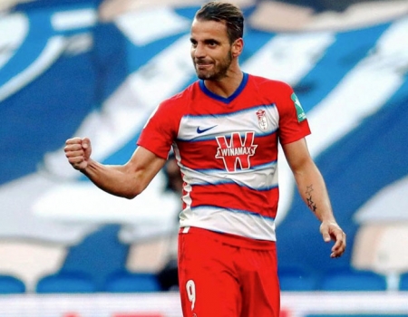 Roberto Soldado no podrá jugar el jueves ante el PSV Eindhoven Roberto Soldado no podrá jugar el jueves ante el PSV Eindhoven