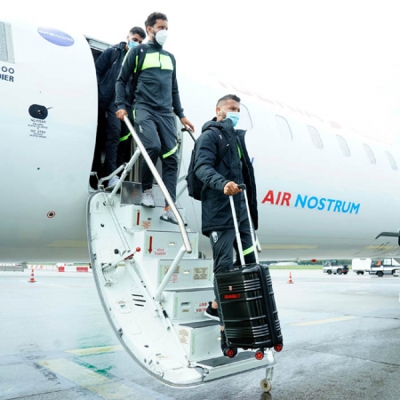 La expedición rojiblanca ha aterrizado este mediodía en Eindhoven (GCF) La expedición rojiblanca ha aterrizado este mediodía en Eindhoven (GCF)