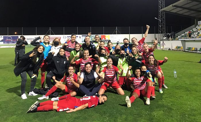 Las jugadoras rojiblancas celebraron por todo lo alto el triunfo tras la finalización del choque (GCF) Las jugadoras rojiblancas celebraron por todo lo alto el triunfo tras la finalización del choque (GCF)