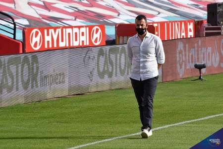 Diego Martínez ya es centenario con el Granada CF (JOSÉ M. BALDOMERO)