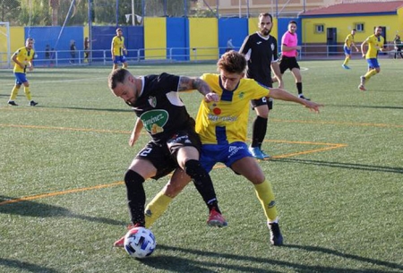 El Huétor Vega volverá a jugar, pero el Huétor Tájar ha aplazado su encuentro (PACO CASTILLO)