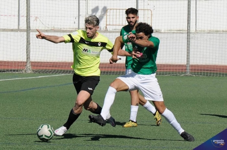 El Céltic CF recibe al Vandalia de Peligros en el `Antonio Ballesteros` de Pulianas (JOSÉ M. BALDOMERO)