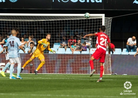 Momento en el que Yangel Herrera anotó el segundo tanto del Granada en Balaídos la campaña pasada (LALIGA)