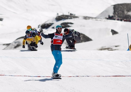 Lucas Eguibar en la Copa del Mundo Federación Internacional de Esquí de Snowboard Cross (CETURSA)