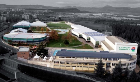 Imagen aérea de las instalaciones pamplonicas de `San Juan - Donibane´, donde el Granada debutará en Copa (ADSJDKE)