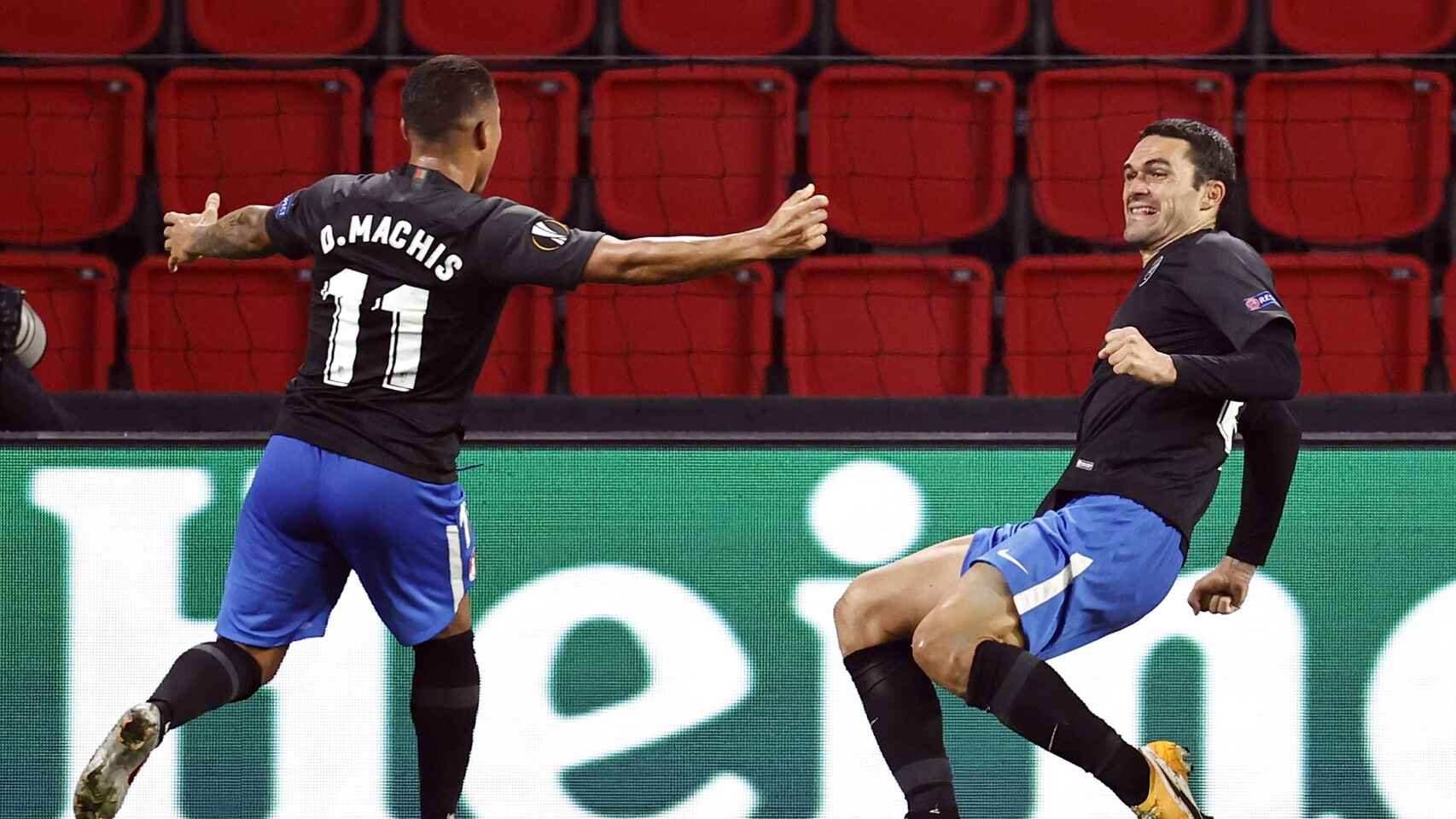 Machís (izq.) y Jorge Molina (der.) fueron los autores de los tantos rojiblancos en el `Philips Stadion´ hace un mes y medio (EFE) Machís (izq.) y Jorge Molina (der.) fueron los autores de los tantos rojiblancos en el `Philips Stadion´ hace un mes y medio (EFE)