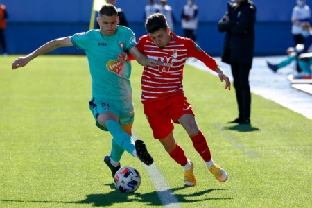 El filial se tuvo que contentar con sumar un punto en su salida a Lorca (GRANADA CF)