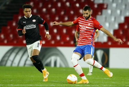 Gonalons en el último encuentro en casa ante el PSV en Europa League (GRANADA CF) 