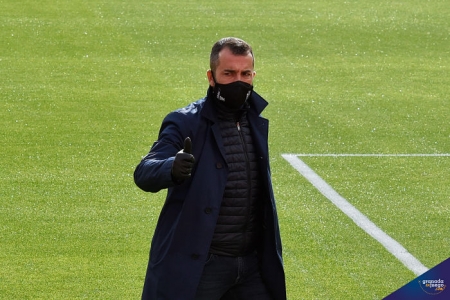 Diego Martínez tiene en mente terminar el grupo europeo con el Granada como líder (JOSÉ M. BALDOMERO)