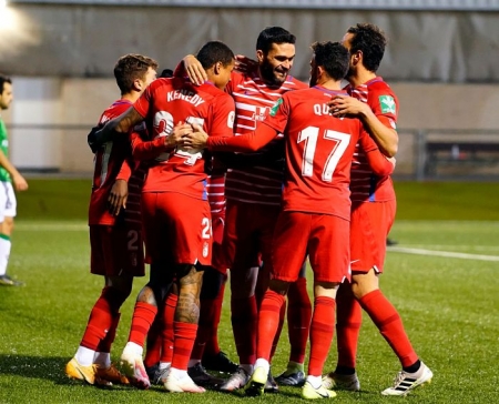 Los jugadores del Granada celebran el primer gol, obra de Kenedy (PEPE VILLOSLADA / GCF)