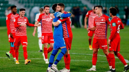 El Granada quiere conseguir su segunda victoria consecutiva en LaLiga en el derbi ante el Betis (LALIGA)