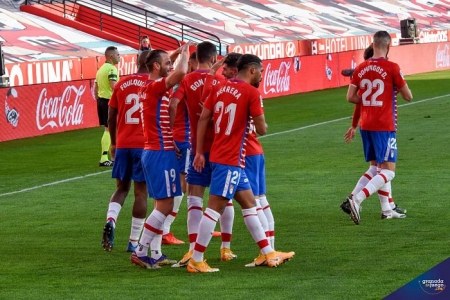 El Granada buscará vencer a domicilio al Real Madrid 46 años después (JOSÉ M. BALDOMERO)