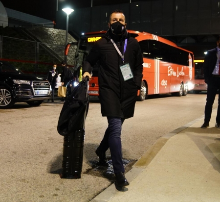 Diego Martínez, a su llegada al `Alfredo Di Stéfano´ antes del partido (PEPE VILLOSLADA / GCF)