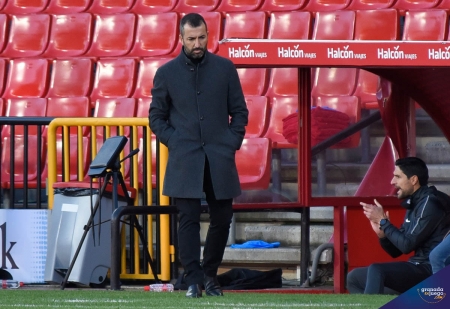 Diego Martínez en un momento del partido ante el Valencia CF (JOSÉ M. BALDOMERO)