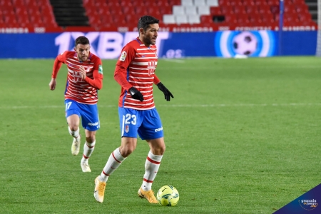Jorge Molina ha sido el autor del gol que certificaba la remontada nazarí ante el Valencia (JOSÉ M. BALDOMERO) Jorge Molina ha sido el autor del gol que certificaba la remontada nazarí ante el Valencia (JOSÉ M. BALDOMERO)