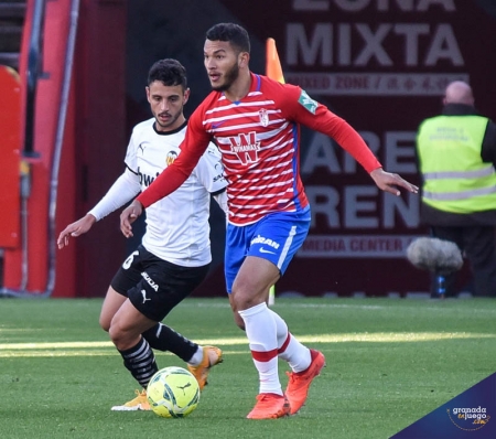 Luis Suárez no estuvo acertado de cara al gol, pero fue muy incisivo (JOSÉ M. BALDOMERO) Luis Suárez no estuvo acertado de cara al gol, pero fue muy incisivo (JOSÉ M. BALDOMERO)