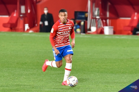 Machís podrá contabilizar en su cuenta el segundo gol de Granada ante Osasuna (JOSÉ M. BALDOMERO)