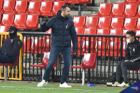 Diego Martínez, durante el anterior partido de liga ante Osasuna (JOSÉ M. BALDOMERO)