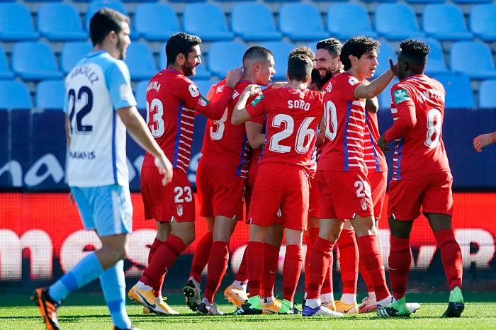 Los jugadores del Granada celebran el tanto de Fede Vico, que abrió el marcador en `La Rosaleda´ (PEPE VILLOSLADA / GCF) Los jugadores del Granada celebran el tanto de Fede Vico, que abrió el marcador en `La Rosaleda´ (PEPE VILLOSLADA / GCF)
