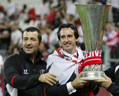 Diego Martínez y Unai Emery celebran la Europa League conseguida en 2014 con el Sevilla (ESTADIO DEPORTIVO) Diego Martínez y Unai Emery celebran la Europa League conseguida en 2014 con el Sevilla (ESTADIO DEPORTIVO)